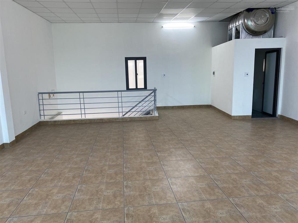 Cửa hàng 170m2 tại sân vận động mỹ đình, hn.