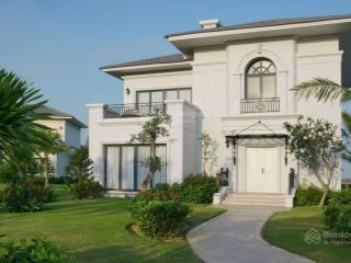 Biệt thự phú quốc 2 dạng 3 ngủ, view hồ, giáp biển, ngay trung tâm, giá 9.5 tỷ