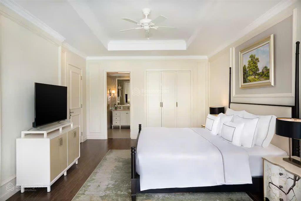 Bt vinpearl phú quốc 2 tầng 4 ngủ, view hồ lớn, còn 1 năm ck, giá 9,8 tỷ
