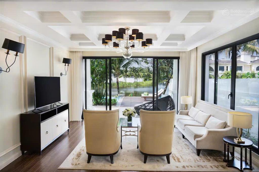 Bt vinpearl phú quốc 2 tầng 4 ngủ, view hồ lớn, còn 1 năm ck, giá 9,8 tỷ