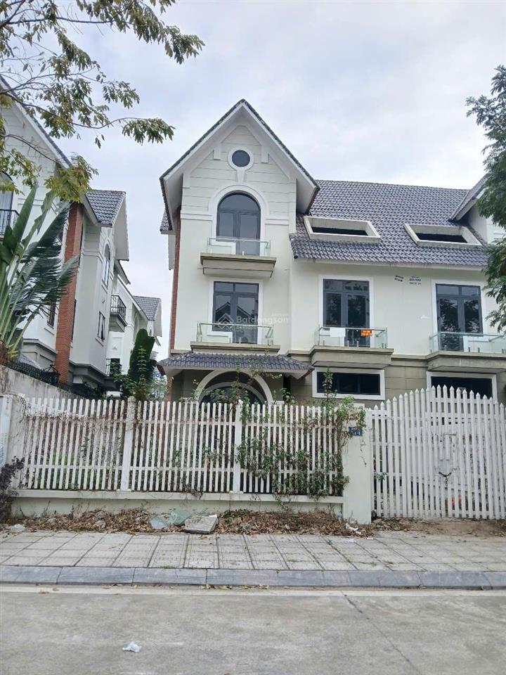 Bán biệt thự 260m ngay cạnh chung cư an bình đang xây  giữa khu c geleximco cực đắc địa