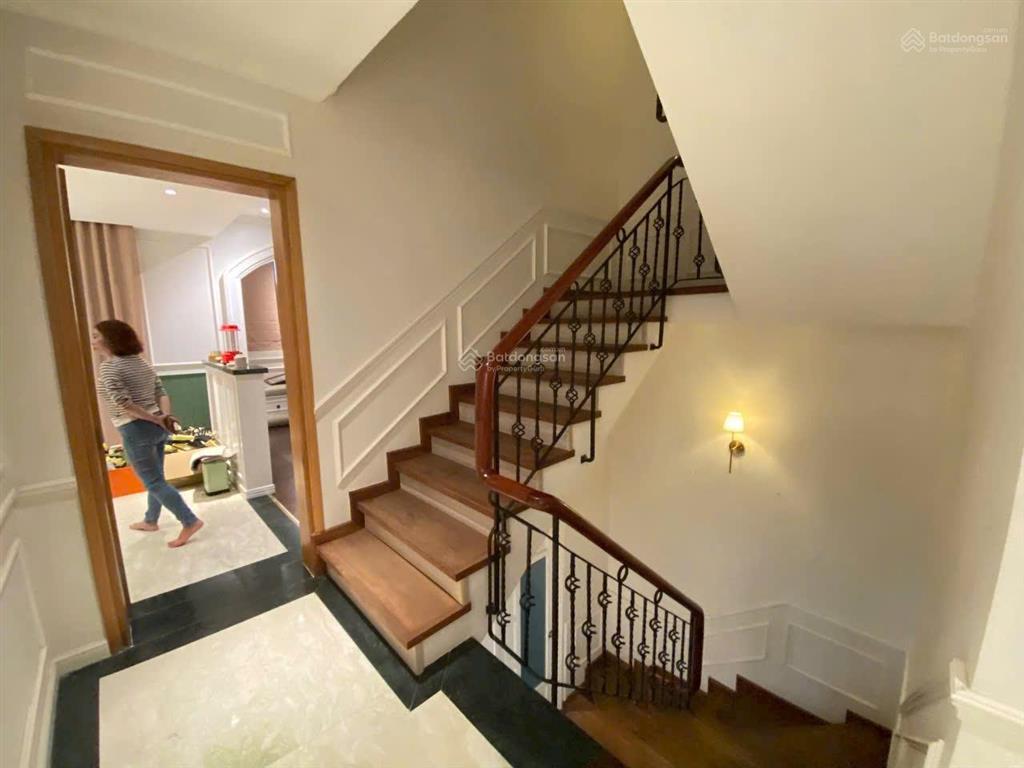 Cần cho thuê biệt thự góc 2mt hxh 127/2a bình lợi p. 13 q. bình thạnh thông ra đặng thùy trâm