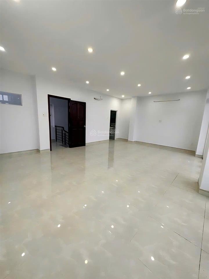 Cần cho thuê nhà mt đường huỳnh văn bánh p. 11 q. phú nhuận gần khúc giao trần huy liệu