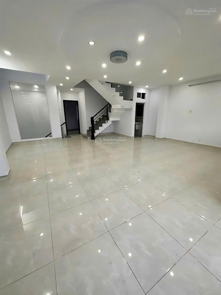 Cần cho thuê nhà mt đường huỳnh văn bánh p. 11 q. phú nhuận gần khúc giao trần huy liệu