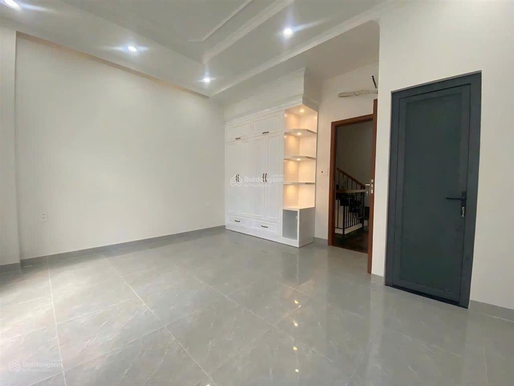 Cần cho thuê nhà hxh 283/3b cmt8 p.12 q.10
