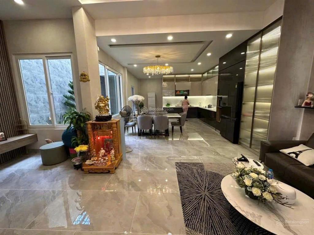 Cần cho thuê villa mới đẹp hxh 338/2a nguyễn xí p.13 q.bình thạnh gần khúc nơ trang long.