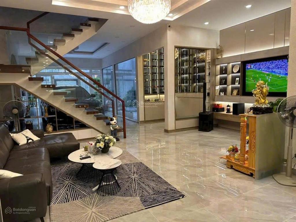 Cần cho thuê villa mới đẹp hxh 338/2a nguyễn xí p.13 q.bình thạnh gần khúc nơ trang long.