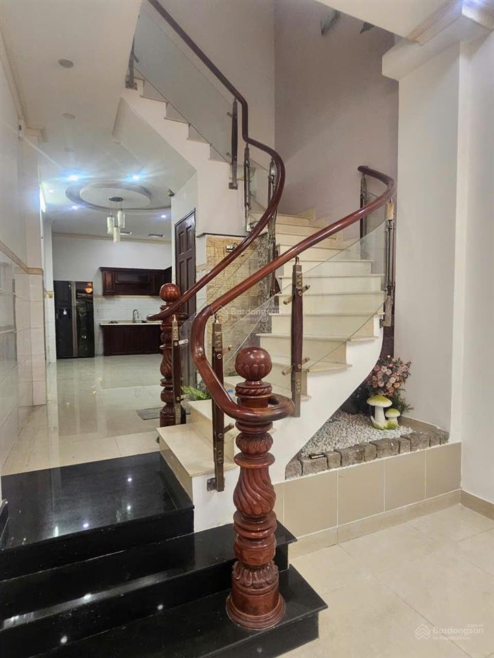 Cần cho thuê nhà hẻm 41 trường chinh p. 11 q. tân bình ngay ngã tư bảy hiền