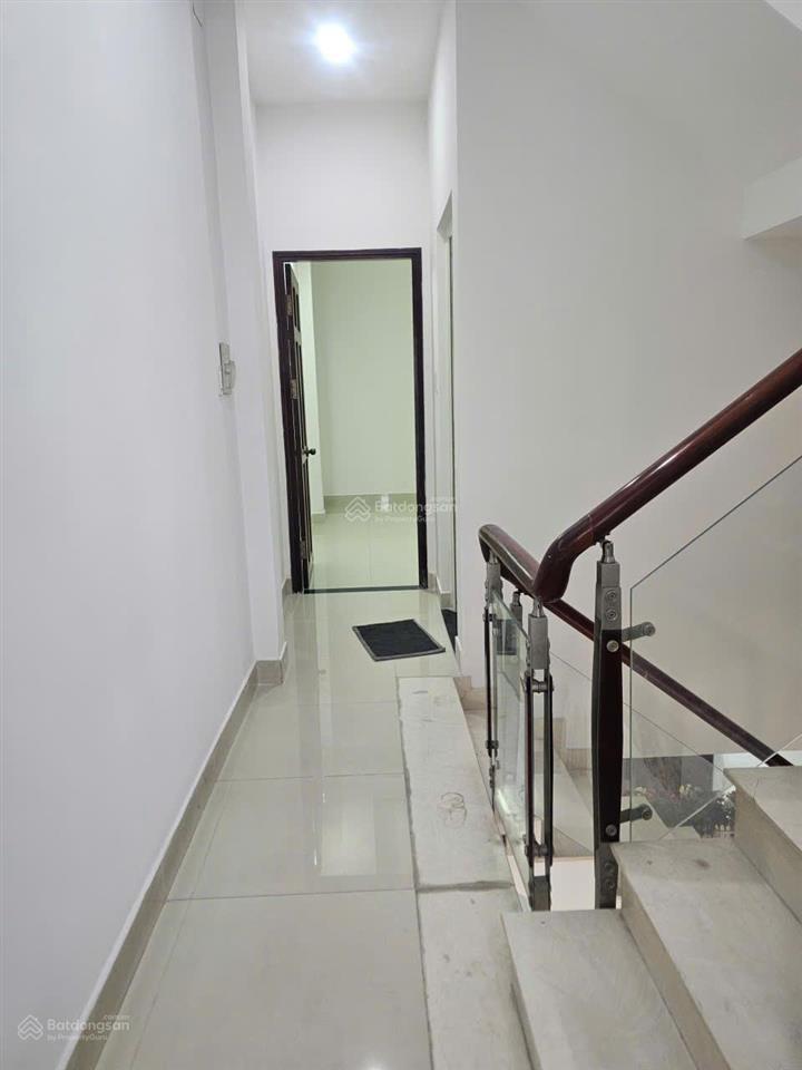 Cần cho thuê nhà hẻm 41 trường chinh p. 11 q. tân bình ngay ngã tư bảy hiền
