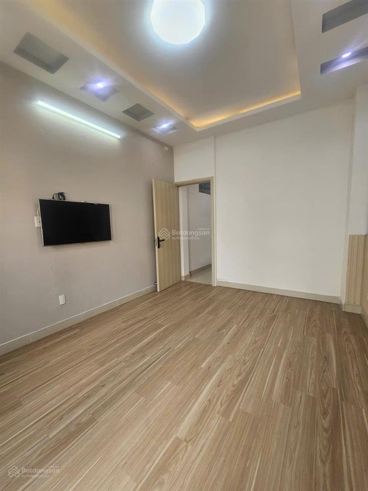Cần cho thuê nhà hẻm 41 trường chinh p. 11 q. tân bình ngay ngã tư bảy hiền