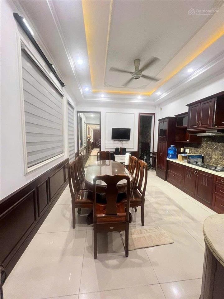 Cho thuê nhà hxh góc 2mt 241/2a nguyễn thiện thuật p.1 q.3 thông ra điện biên phủ