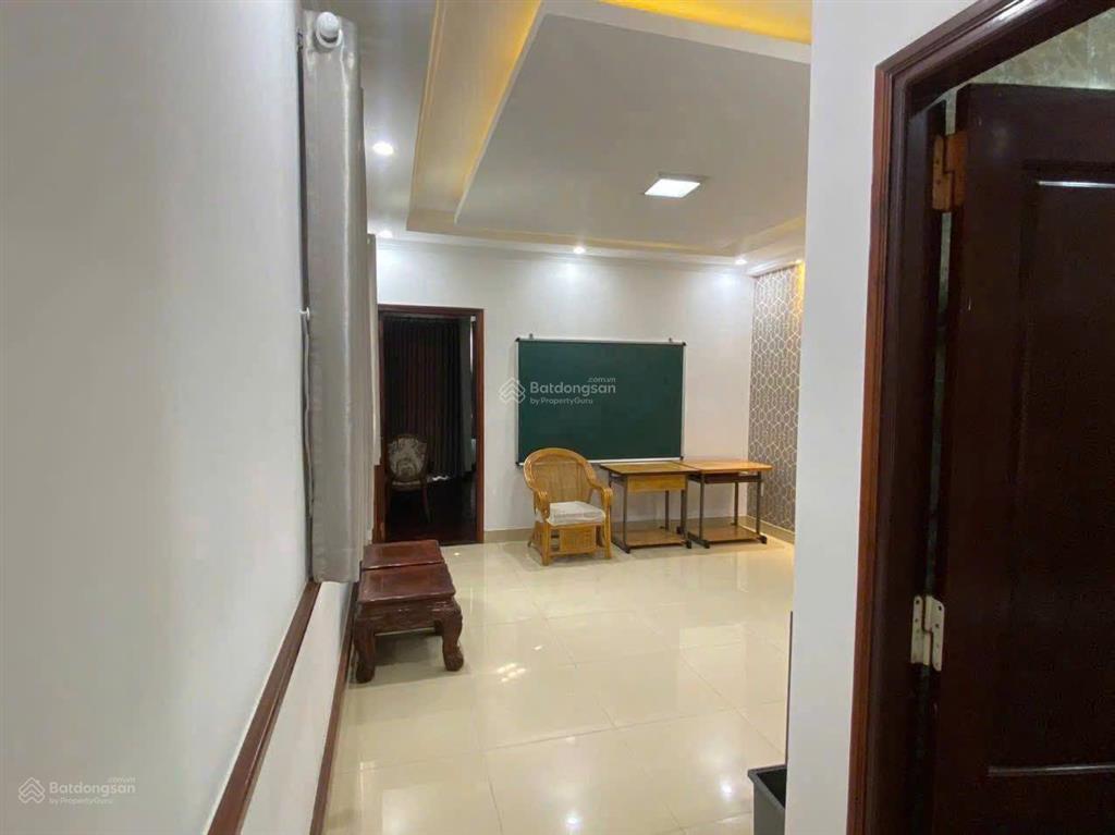 Cho thuê nhà hxh góc 2mt 241/2a nguyễn thiện thuật p.1 q.3 thông ra điện biên phủ