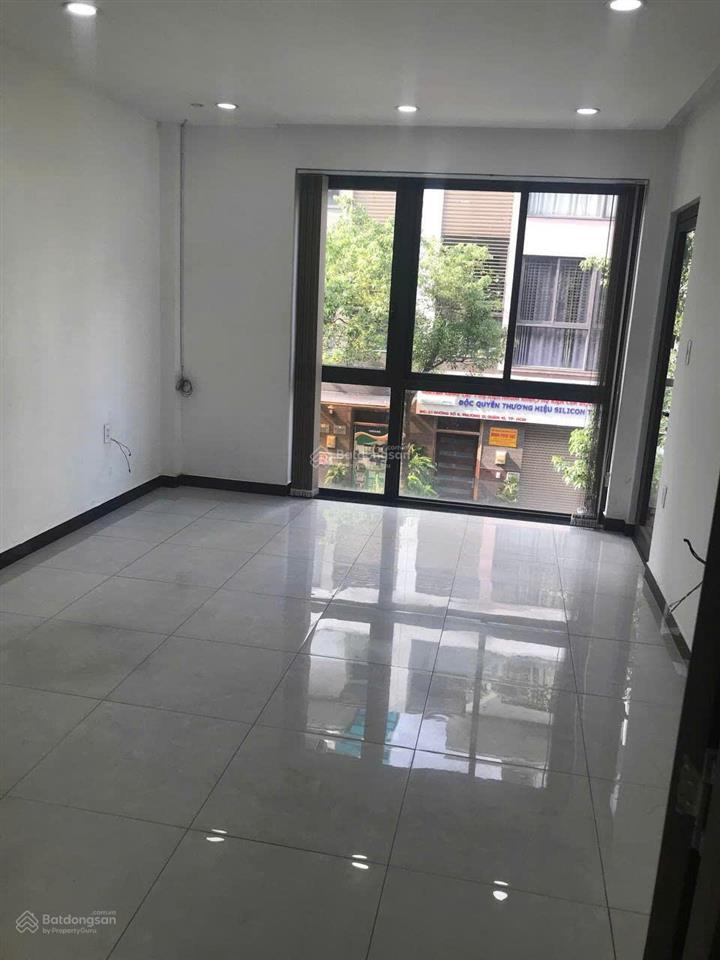 Cần cho thuê nhà mặt tiền đường số 6 trong khu cc hà đô p.12 q.10