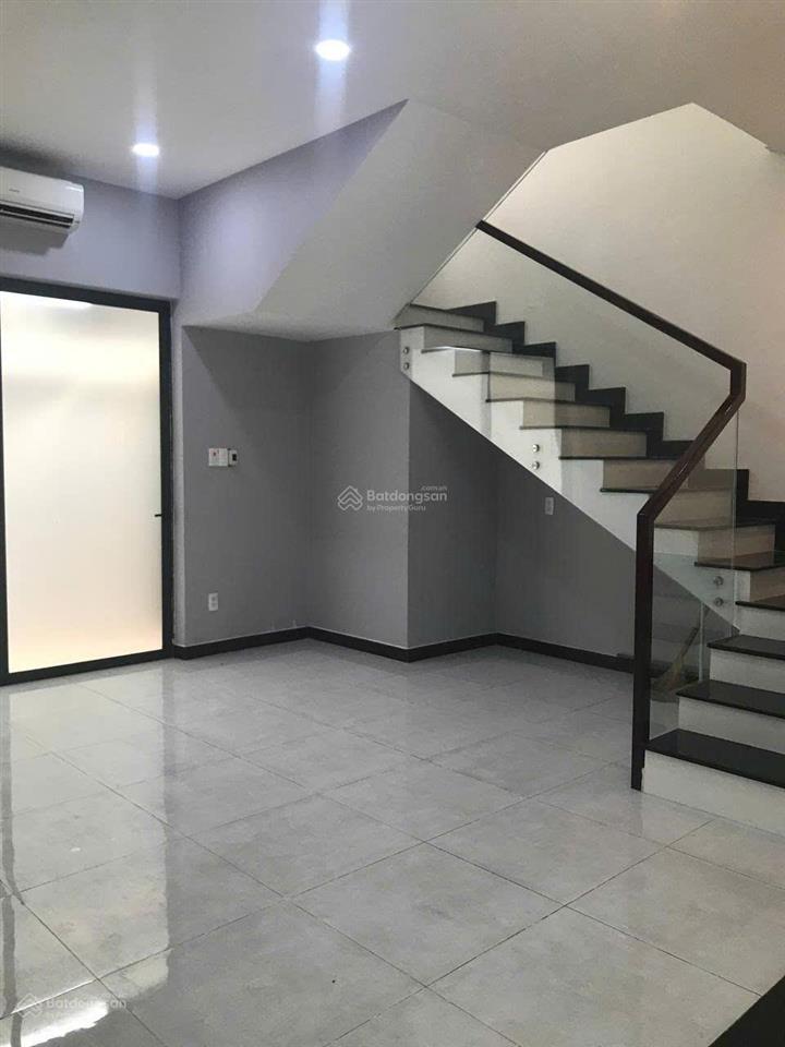 Cần cho thuê nhà mặt tiền đường số 6 trong khu cc hà đô p.12 q.10