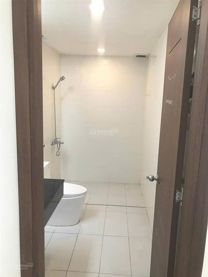 Cần cho thuê nhà mặt tiền đường số 6 trong khu cc hà đô p.12 q.10