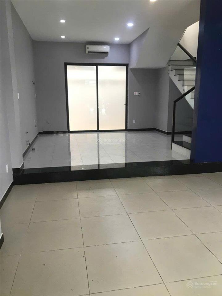 Cần cho thuê nhà mặt tiền đường số 6 trong khu cc hà đô p.12 q.10