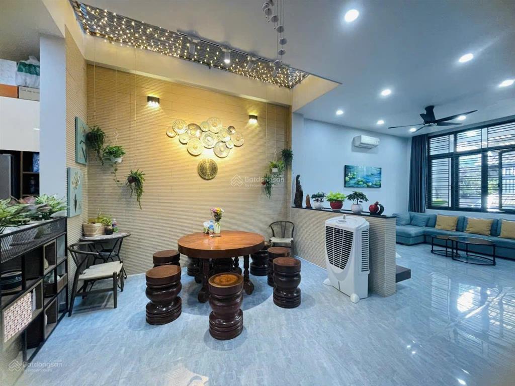 Cần cho thuê nhà hxh 100/2a lê quang định, p.14, q.bình thạnh, gần chợ bà chiểu
