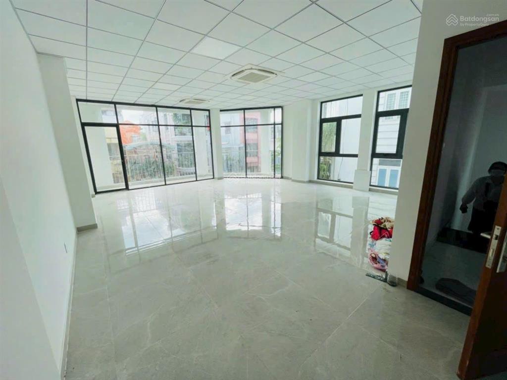 Cần cho thuê nhà góc 2mt 350b nguyễn trọng tuyển, phường 2, quận tân bình, gần vòng xoay lê văn sỹ