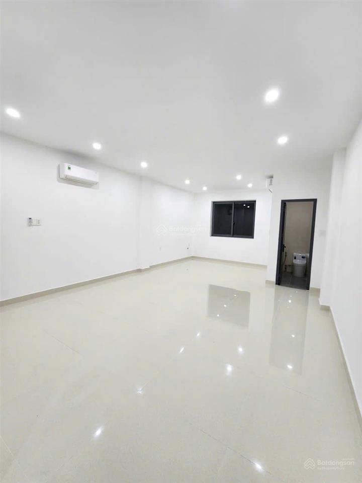 Cần cho thuê tòa nhà mt đường hoàng việt p. 4 q. tân bình gần khúc lê bình