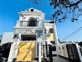 Mở bán villa 2 tầng thiết kế tân cổ điển full nội thất gần đường quy hoạch 43m