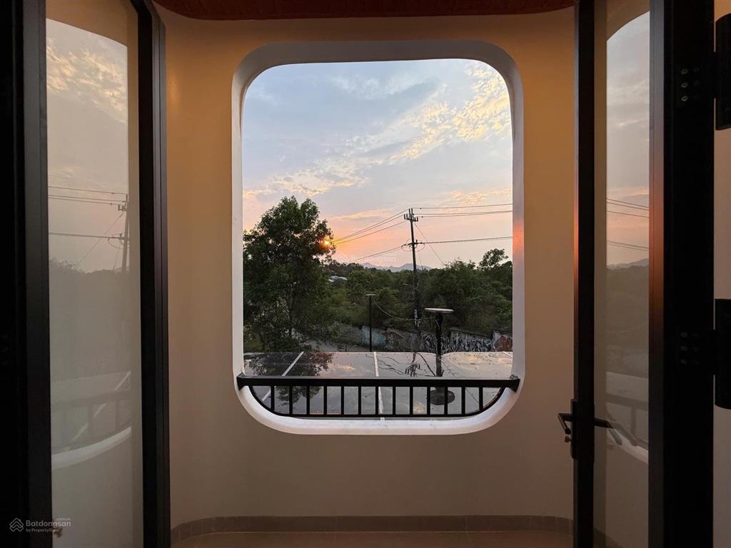 Nhà 3 tầng full nội thất cạnh làng hương thủy xuân cách đường chính khoảng 50m