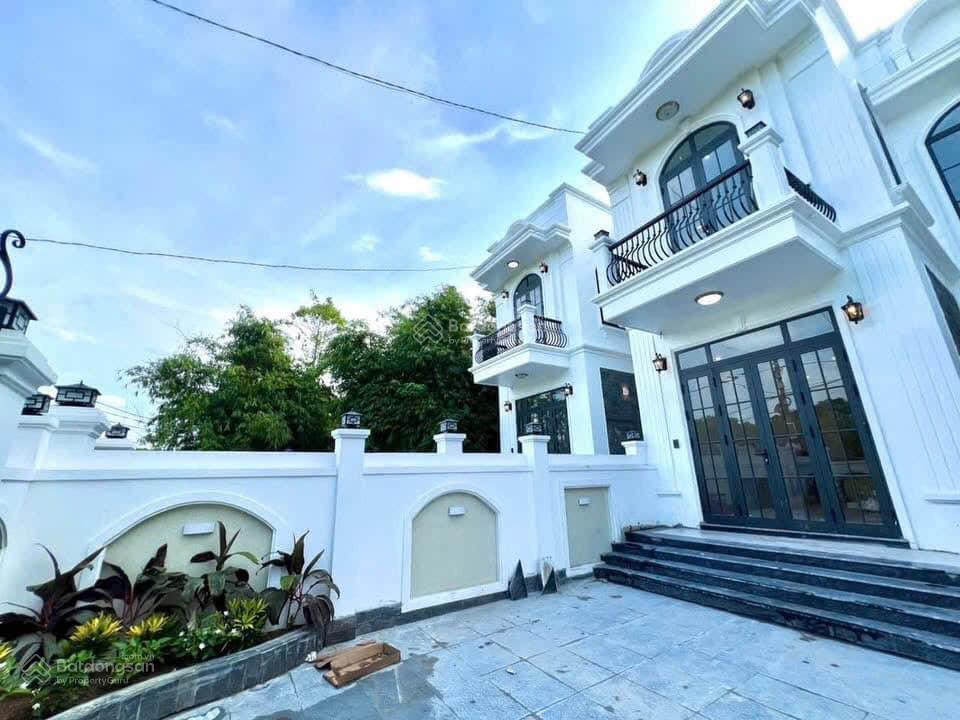 Nhà 2 tầng full nội thất đẹp dọn vào ở ngay giá chỉ 3 tỷ 0xx