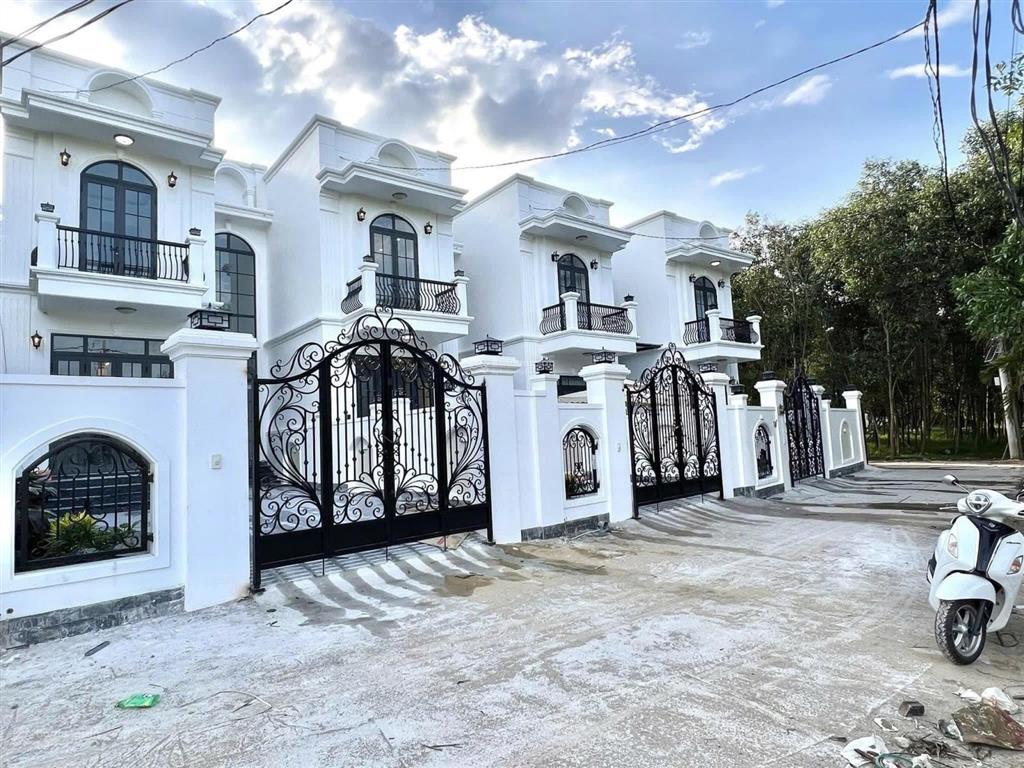 Nhà 2 tầng full nội thất đẹp dọn vào ở ngay giá chỉ 3 tỷ 0xx