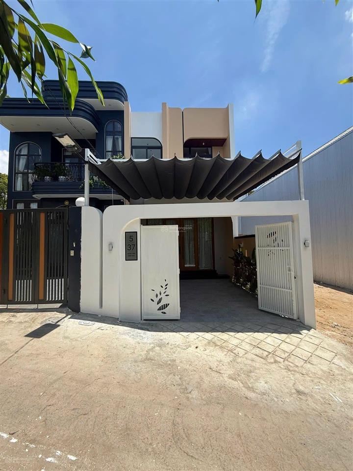 Nhà 2 tầng trung tâm thành phố full nội thất dọn vào ở ngay