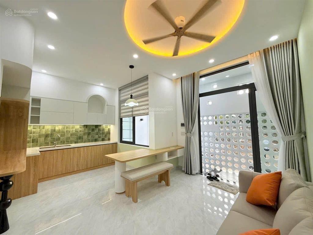 Nhà 2 tầng full nội thất gần siêu thị aeon maill