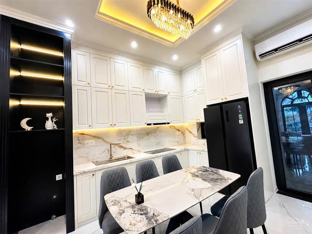 Nhà 3 tầng full nội thất gần các trường đại học huế