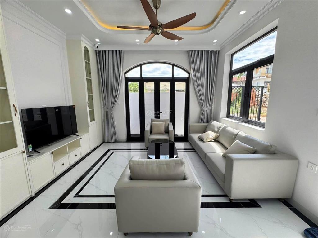 Nhà 2 tầng trung tâm thành phố full nội thất view đà lạt