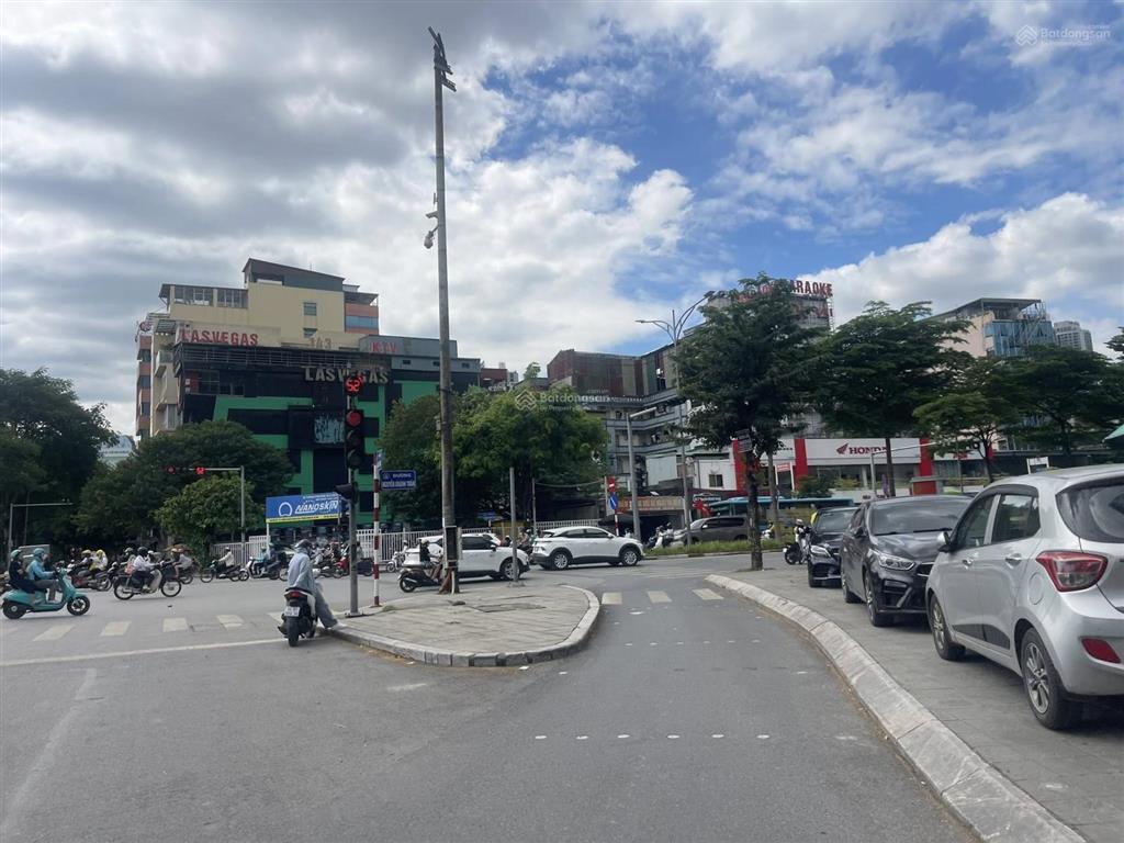 Tuyệt phẩm tòa văn phòng mặt phố quan hoa,cầu giấy,vị trí kim cương, view sông, kinh doanh đỉnh cao