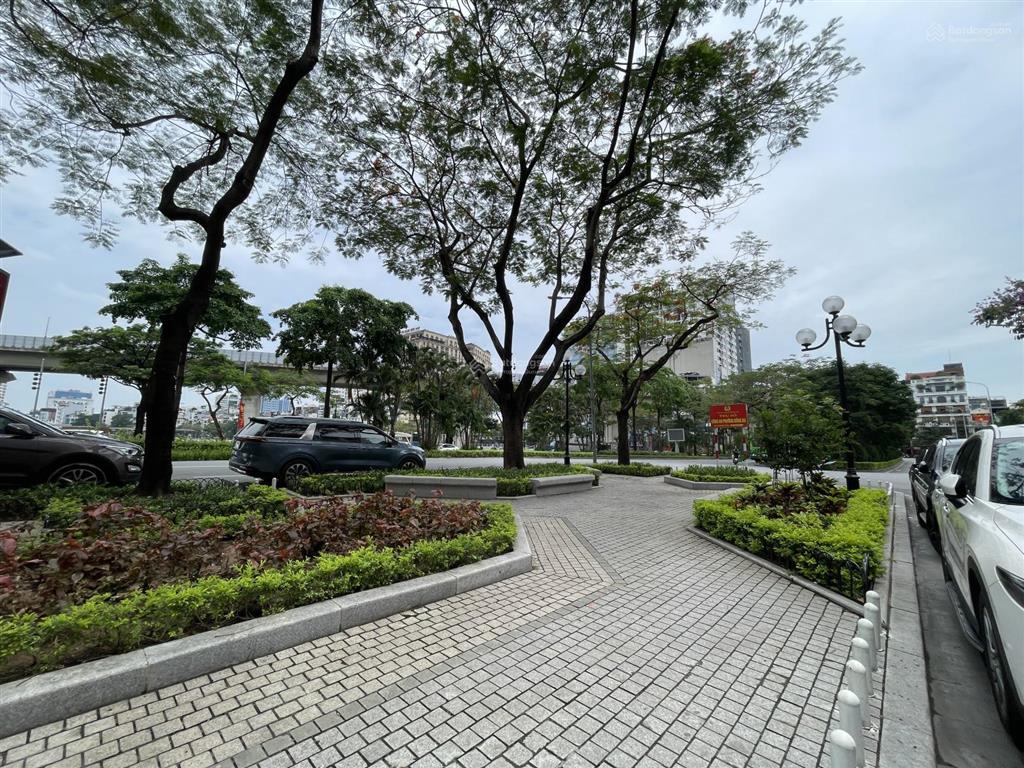 Siêu phẩm 7 tầng thang máy,lô góc 114m,mặt phố hoàng cầu,đống đa,hà nội,vỉa hè rộng,dòng tiền lớn.