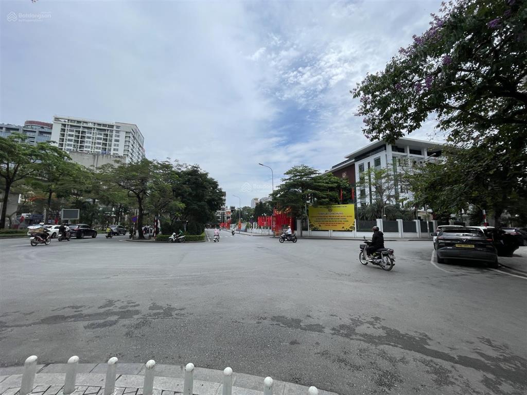 Siêu phẩm 7 tầng thang máy,lô góc 114m,mặt phố hoàng cầu,đống đa,hà nội,vỉa hè rộng,dòng tiền lớn.