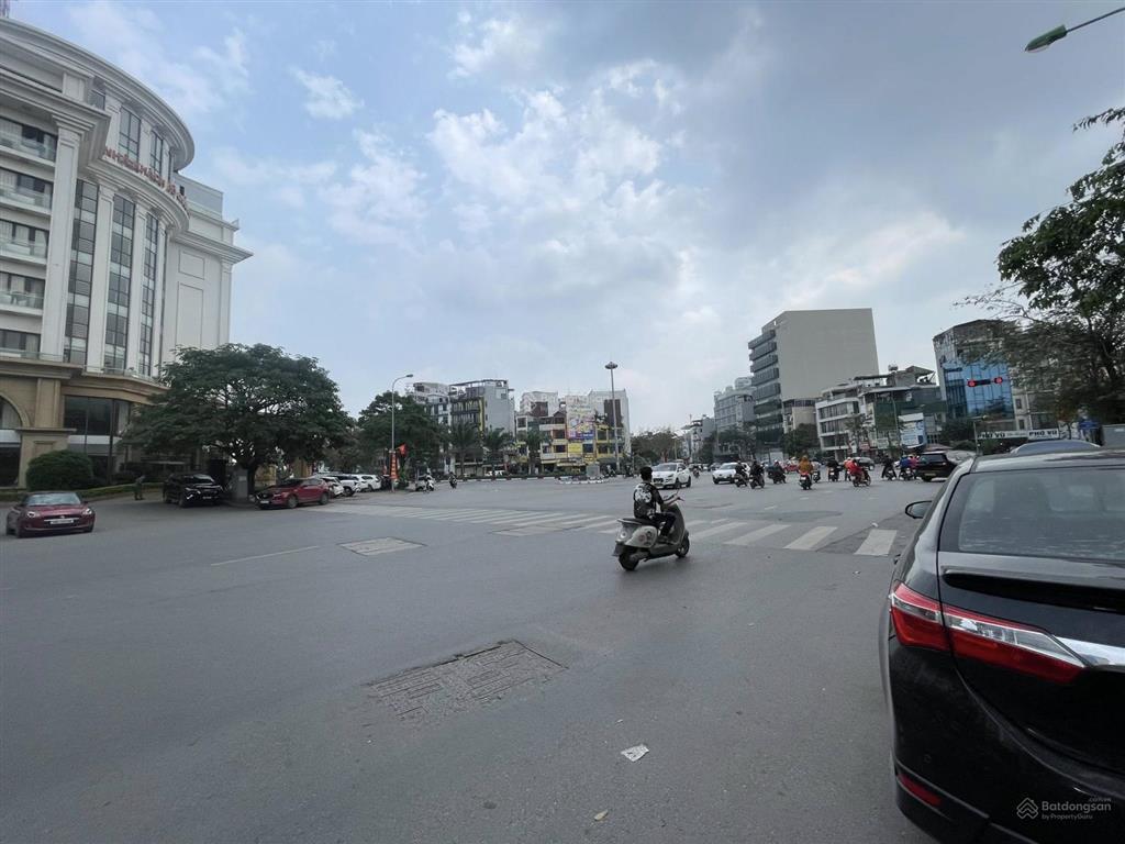 Độc bản 6 tầng 3 mặt thoáng,mặt phố văn cao giao quần ngựa ba đìnhdiện tích 85,giá 78 tỷ