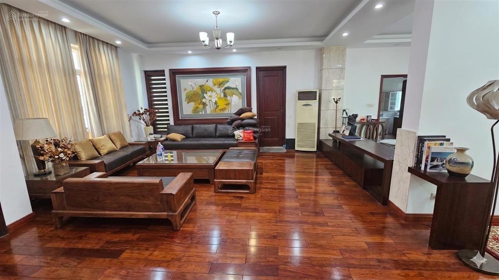 Bán bt vip 303m, 4 tầng. kđt sài đồng, long biên, cạnh công viên và hồ, 77 tỷ