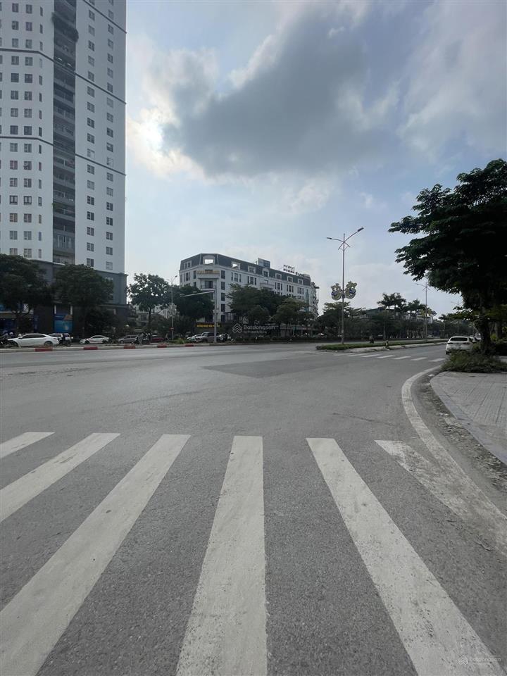 Bán lk văn phú hà đông,gần vườn hoa,trường học,dân trí cao,tiện ích ngập tràn,67.5m,4 tầng,18,5 tỷ