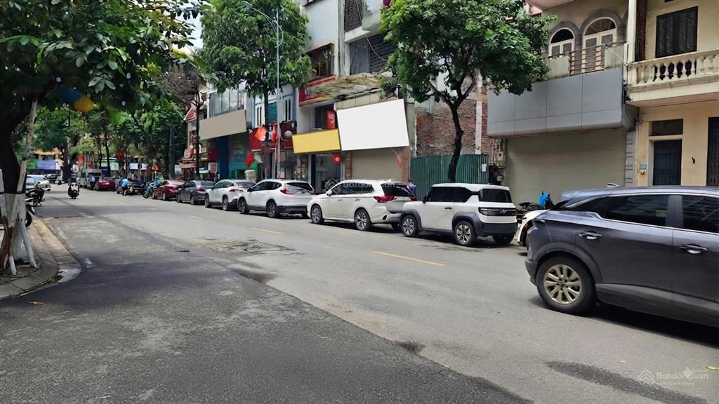Bán tòa nhà nhà 9 tầng,có hầm,2 mặt tiền phố nguyễn sơn,long biên,diện tích 140m,tài chính 75 tỷ