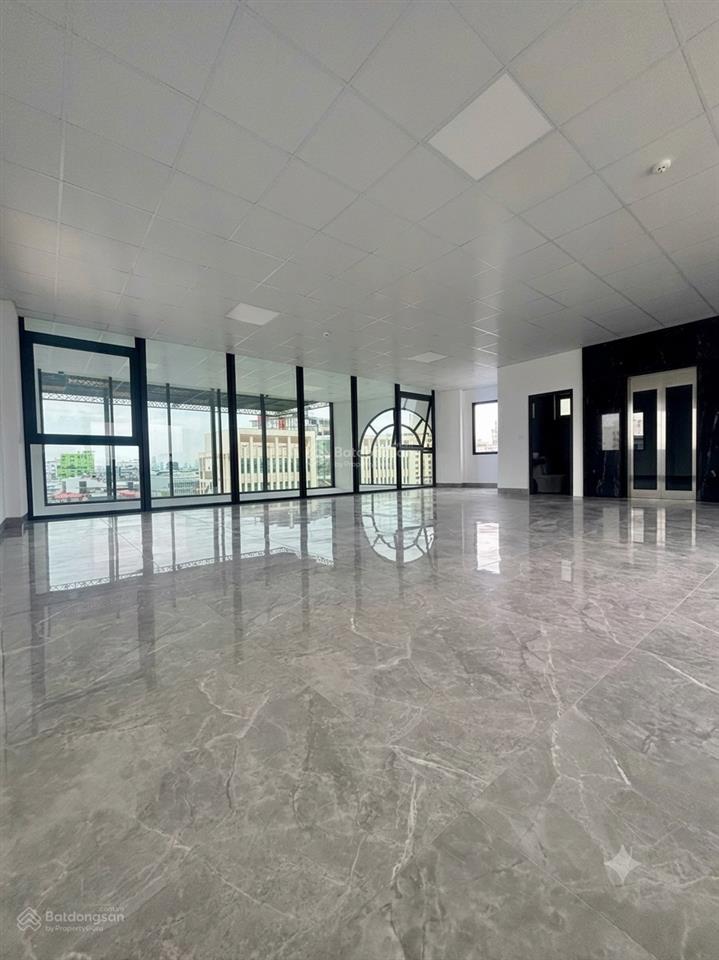 Siêu phẩm tòa building lô góc mặt phố hồng tiến 144m2,10 tầng,hầm,dòng tiền 180tr/tháng, giá 68 tỷ