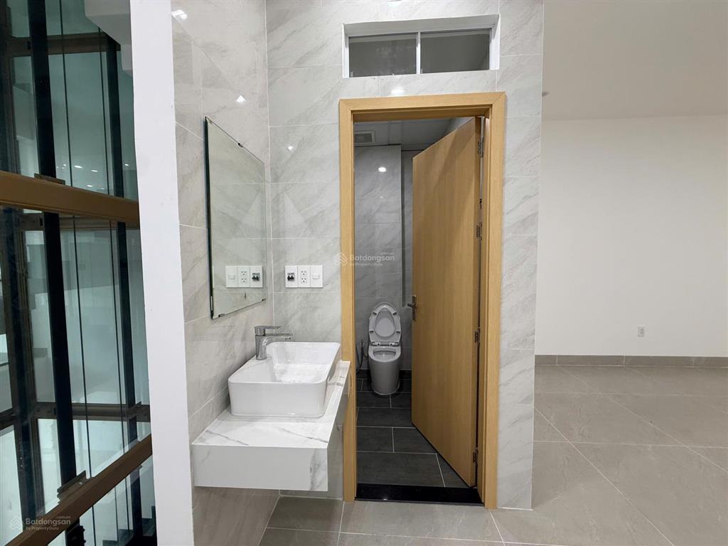 Share lại 3 tầng phù hợp làm văn phòng khu phố pavillon, mặt tiền trần đăng ninh đối diện masteri