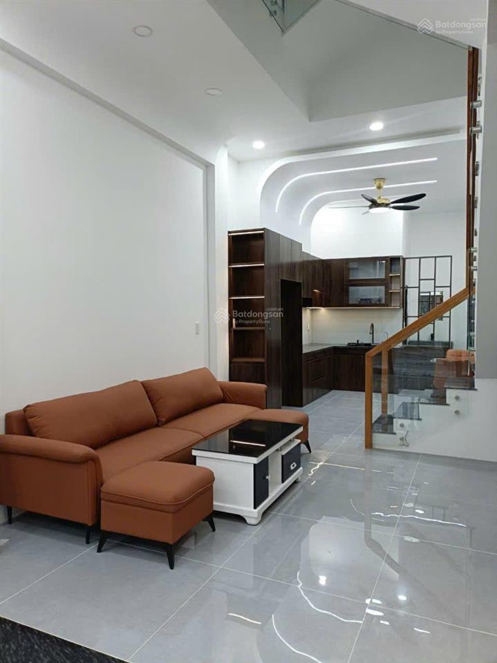 Nhà 3 tầng mới, đẹp, 2mt phường dĩ an (tp. hcm) dt 171m2 sử dụng giá 6.2 tỷ shr sẵn trao tay