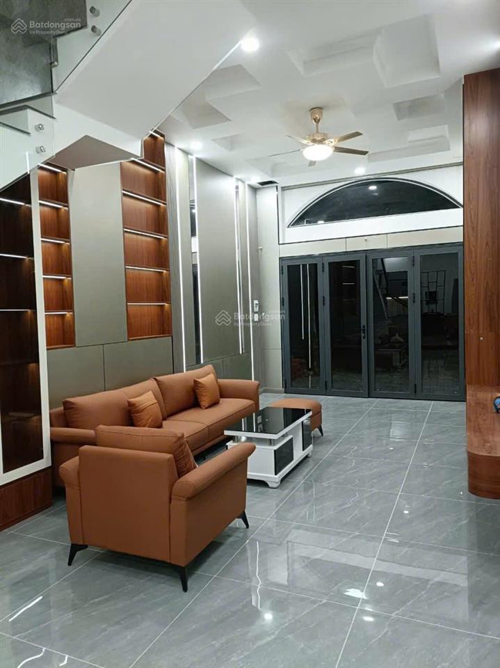 Nhà 3 tầng mới, đẹp, 2mt phường dĩ an (tp. hcm) dt 171m2 sử dụng giá 6.2 tỷ shr sẵn trao tay