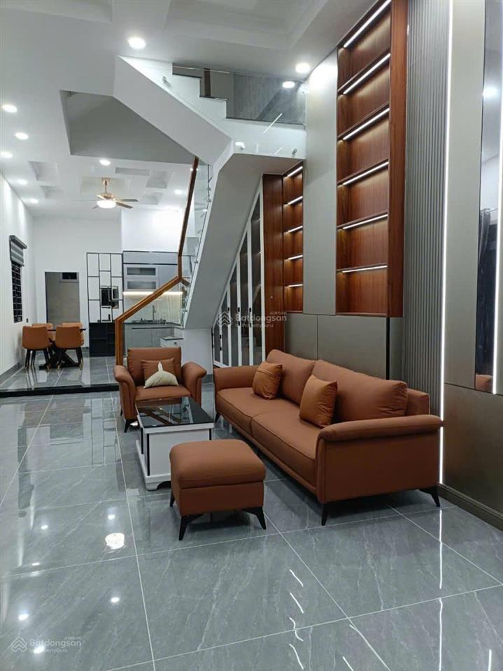 Nhà 3 tầng mới, đẹp, 2mt phường dĩ an (tp. hcm) dt 171m2 sử dụng giá 6.2 tỷ shr sẵn trao tay