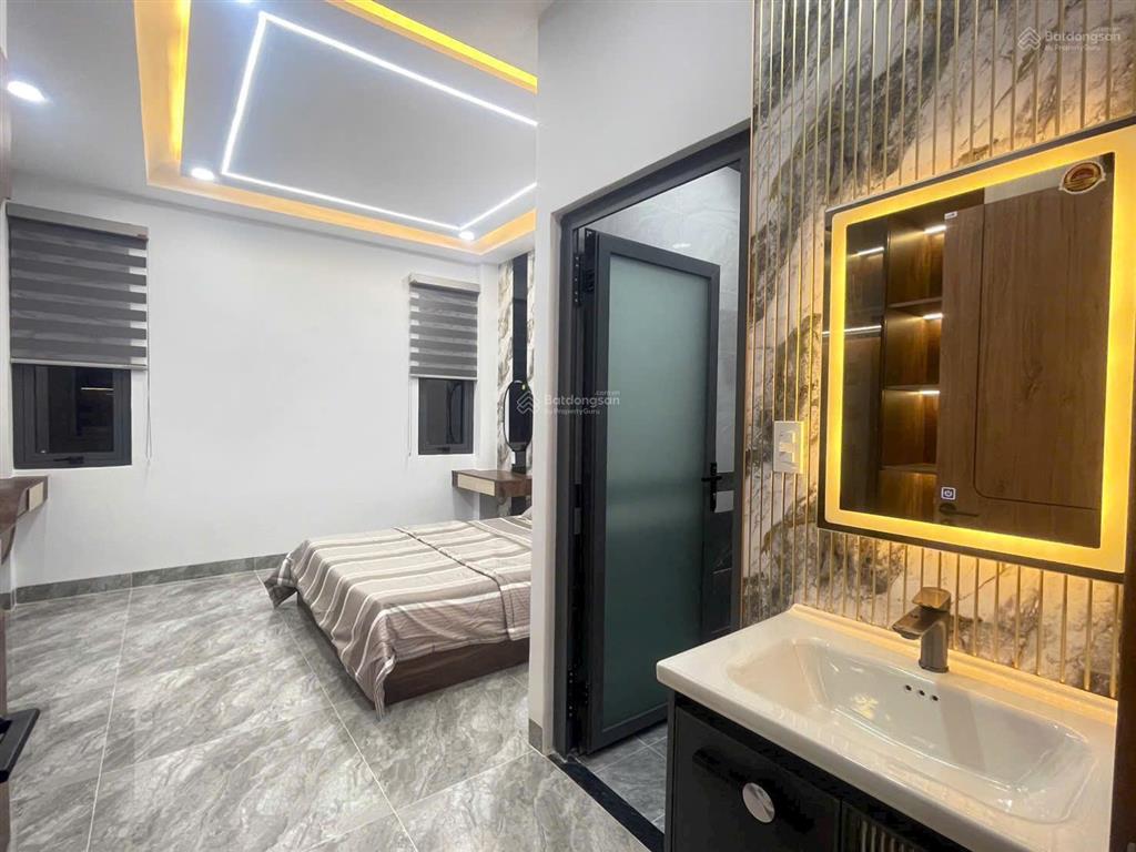 Nhà 3 tấm dĩ an 60m2, tiện ích đủ sẵn 3pn, full nội thất giá 5.2 tỷ có hỗ trợ vay
