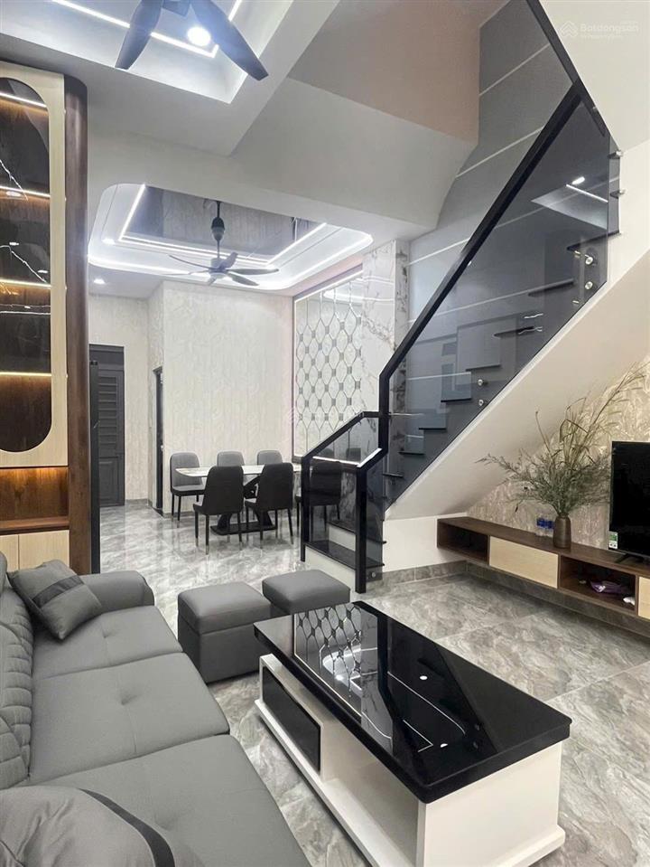 Nhà 3 tấm dĩ an 60m2, tiện ích đủ sẵn 3pn, full nội thất giá 5.2 tỷ có hỗ trợ vay