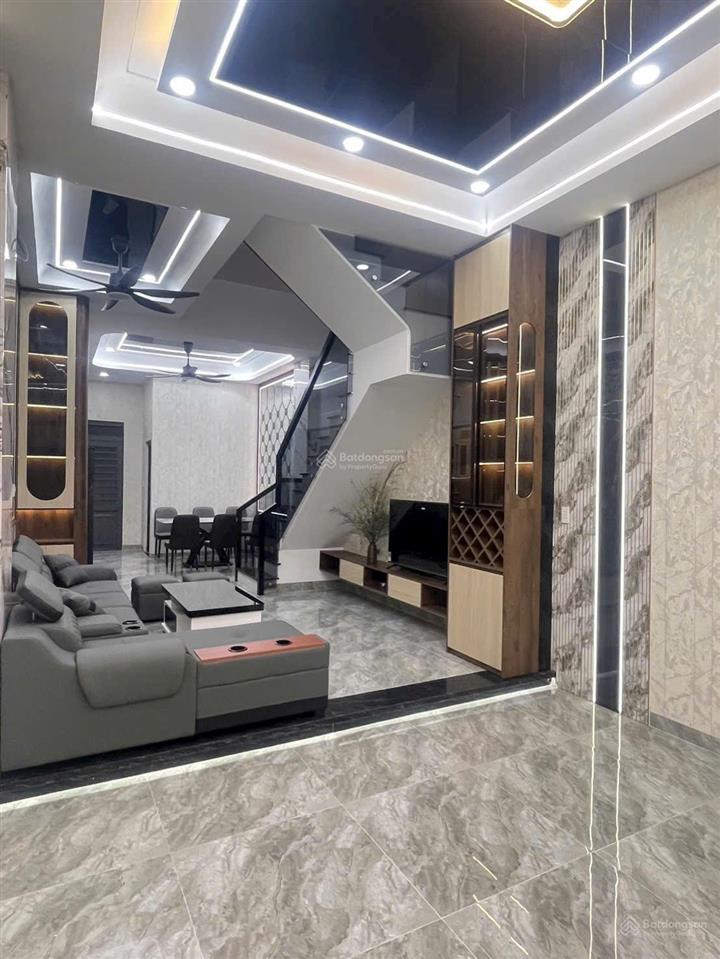 Nhà 3 tấm dĩ an 60m2, tiện ích đủ sẵn 3pn, full nội thất giá 5.2 tỷ có hỗ trợ vay