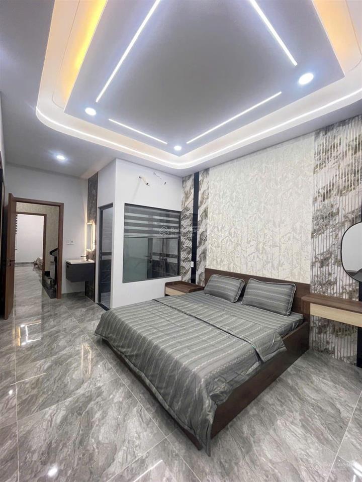 Nhà 3 tấm dĩ an 60m2, tiện ích đủ sẵn 3pn, full nội thất giá 5.2 tỷ có hỗ trợ vay