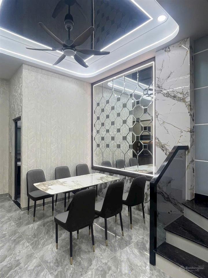 Nhà 3 tấm dĩ an 60m2, tiện ích đủ sẵn 3pn, full nội thất giá 5.2 tỷ có hỗ trợ vay