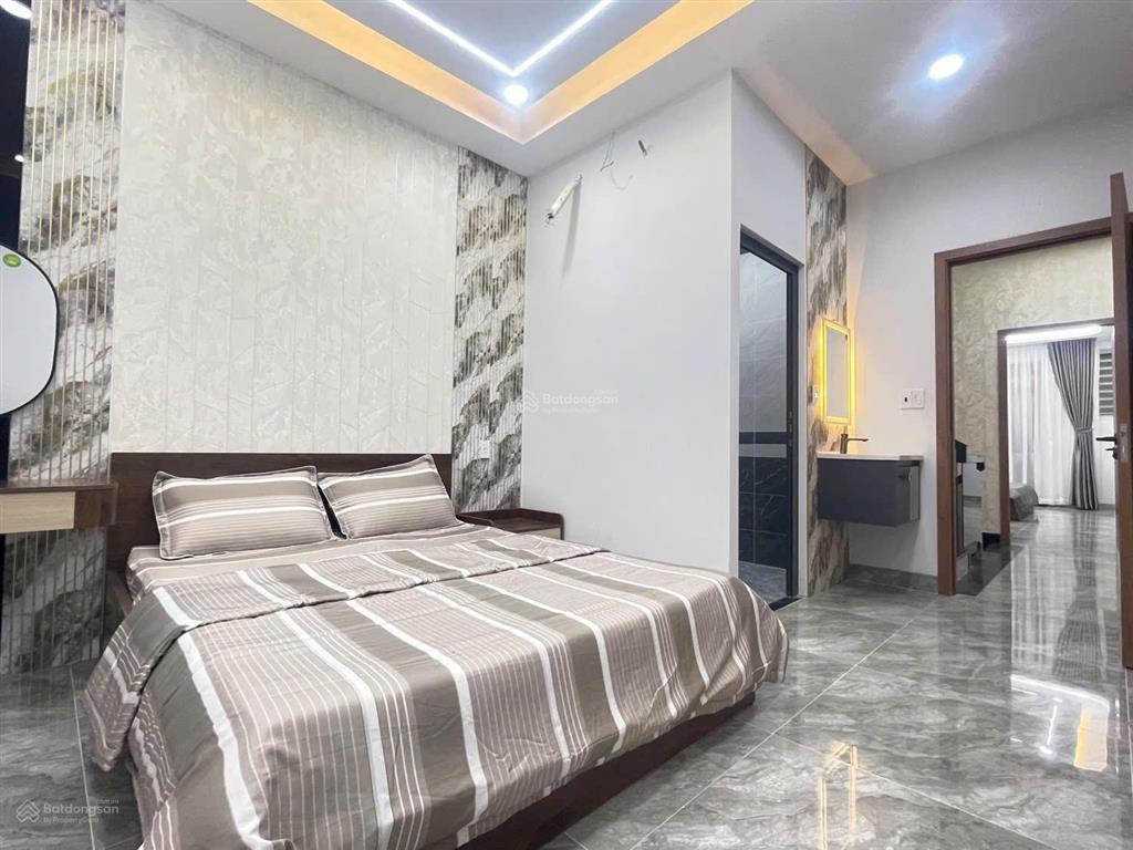 Nhà 3 tấm dĩ an 60m2, tiện ích đủ sẵn 3pn, full nội thất giá 5.2 tỷ có hỗ trợ vay