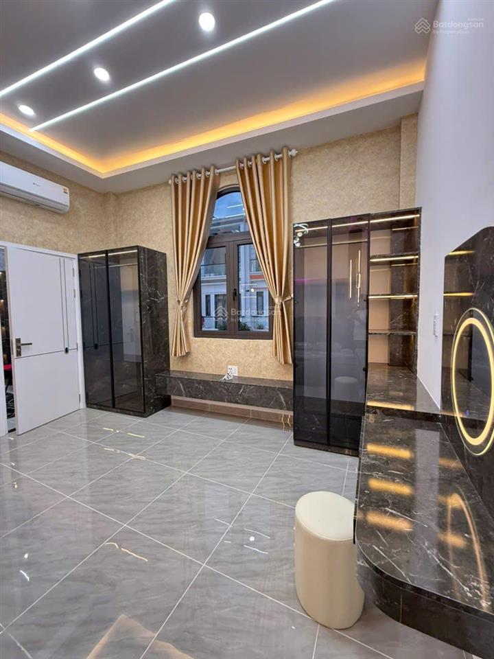Bán nhà riêng sổ riêng căn góc 2 mặt tiền  vị trí dân trí cao